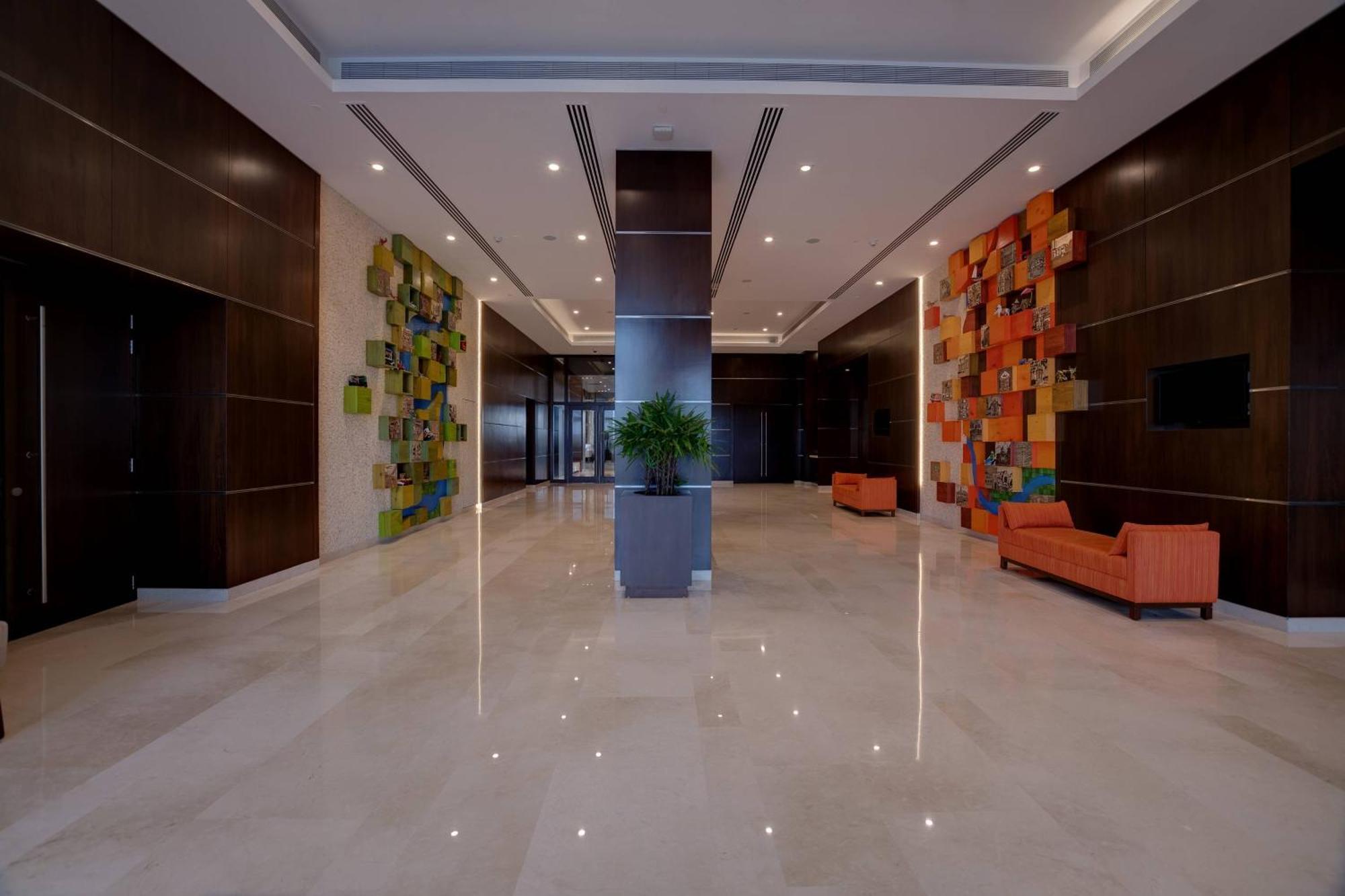 Courtyard By Marriott Surat Hotel Kültér fotó